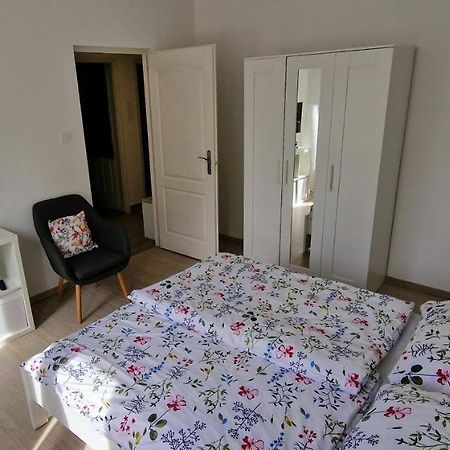 Cili Apartman Eger Apartment Exterior photo
