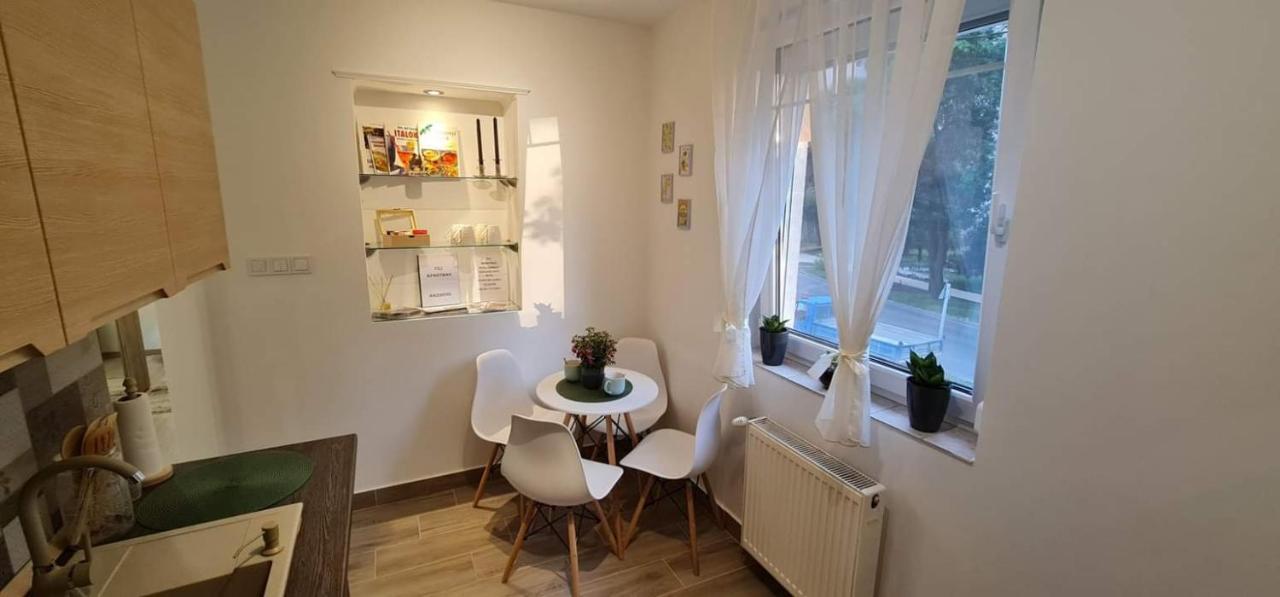 Cili Apartman Eger Apartment Exterior photo