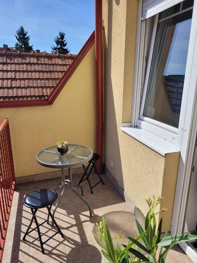 Cili Apartman Eger Apartment Exterior photo
