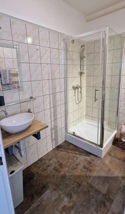 Cili Apartman Eger Apartment Exterior photo